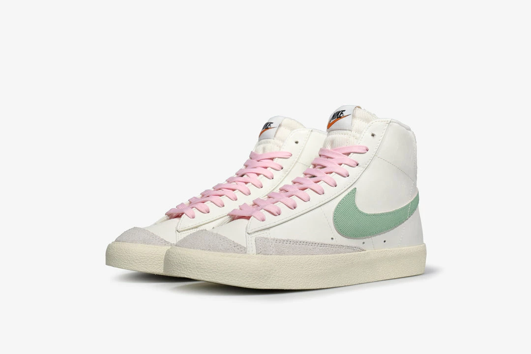 Deals 𧨠Nike Blazer Mid '77 π 4 Nike Blazer Mid '77