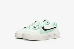 Brand new π₯ Nike π© Womens Air Force 1 PLT.AF.ORM π₯ 10 Nike Womens Air Force 1 PLT.AF.ORM