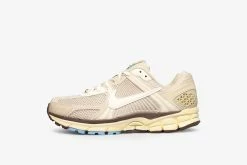 Nike Womens Zoom Vomero 5