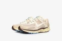 Nike Womens Zoom Vomero 5