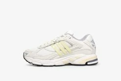 Footwear Adidas Response CL