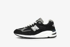 New Balance M990BL2